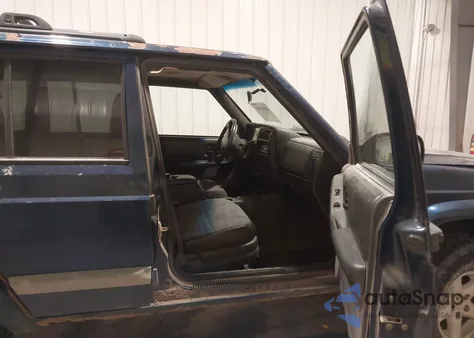 2001 Jeep Cherokee Sport from USA, damaged, VIN 1J4FF48S11L602728